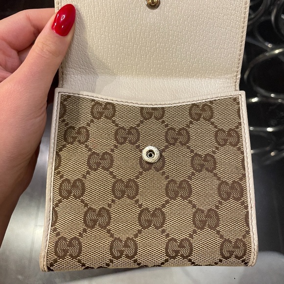Authentic Gucci Wallet - - Picture 2 of 11